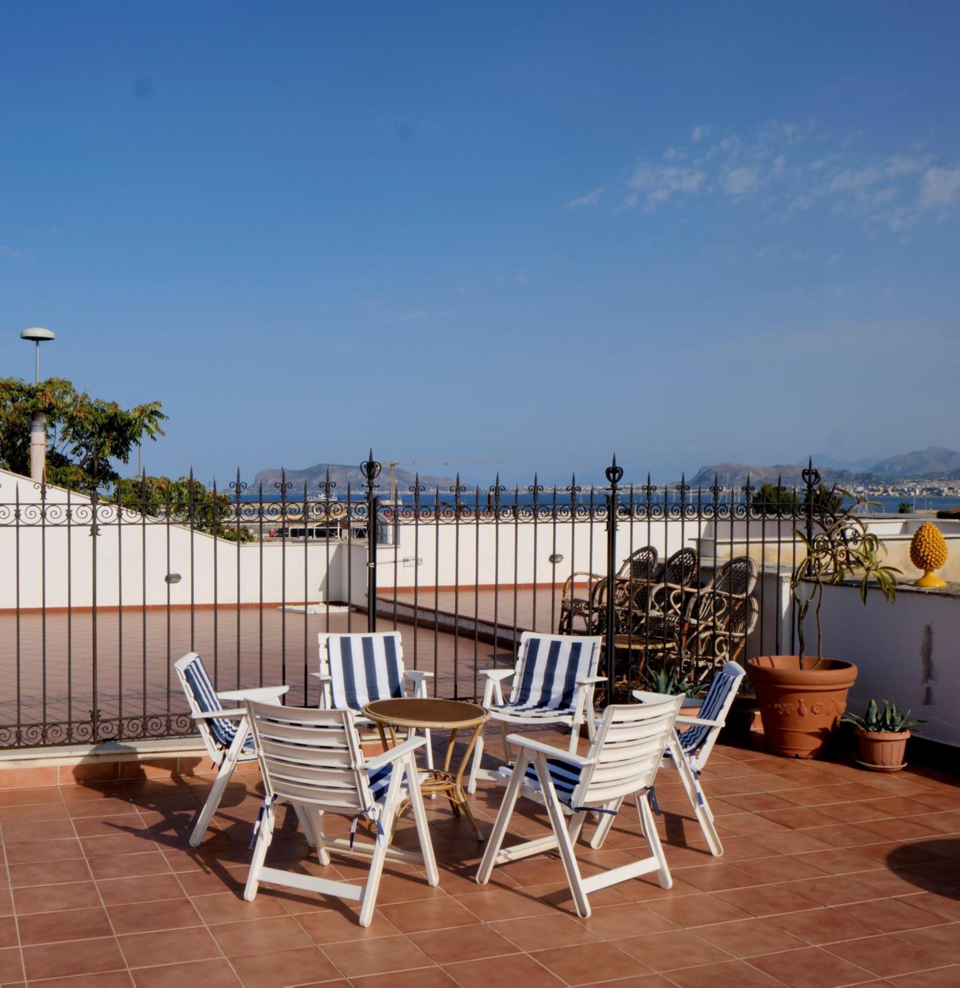 Attico Con Terrazza Sul Porto Apartment Палермо Екстериор снимка